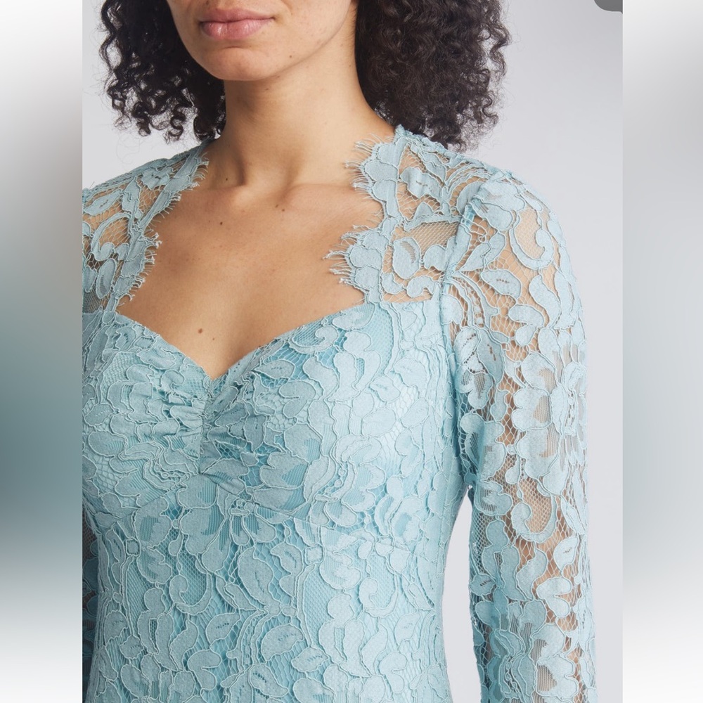 Gorgeous, Vintage Style Floral Lace Trumpet Gown